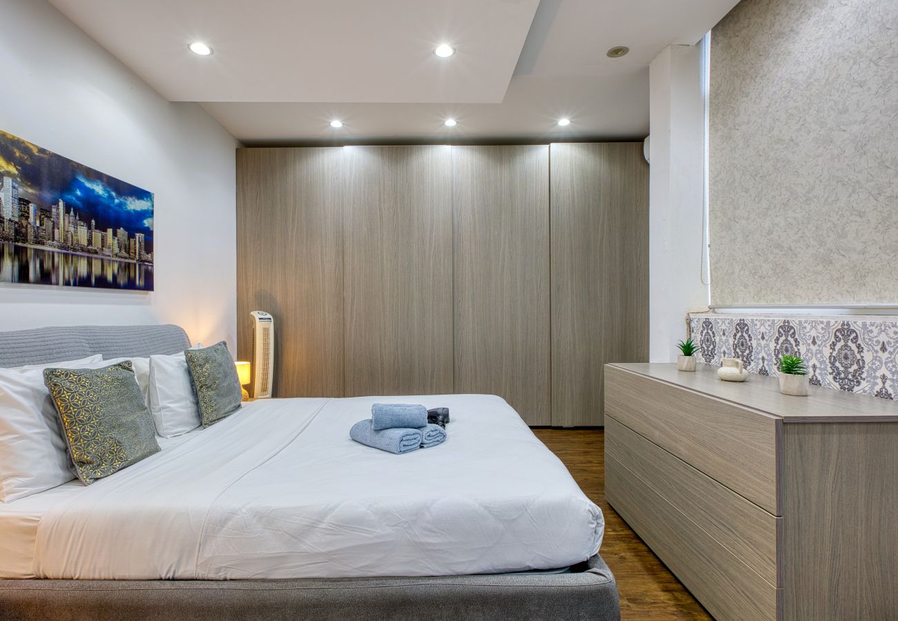 Apartamento en Sliema - Roof terrace, Seaview 3 bedroom penthouse GOSLM-11