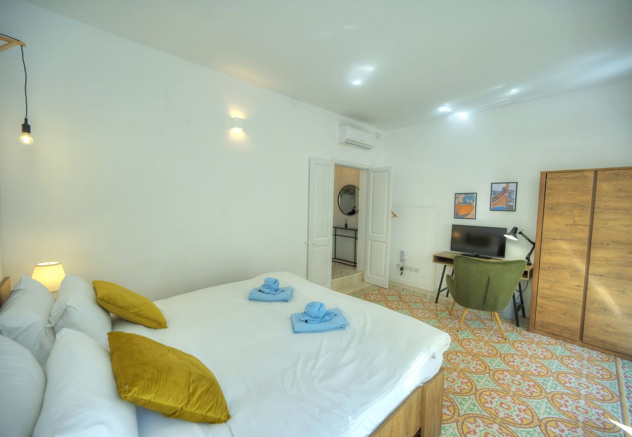 Apartamento en Floriana - Charming 1bedroom,roof terrace near Valletta DAZZ1