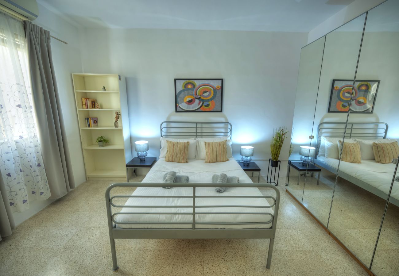 Apartamento en Sliema - Spacious, cozy 2bedroom near Sliema seafront MKIM1-1