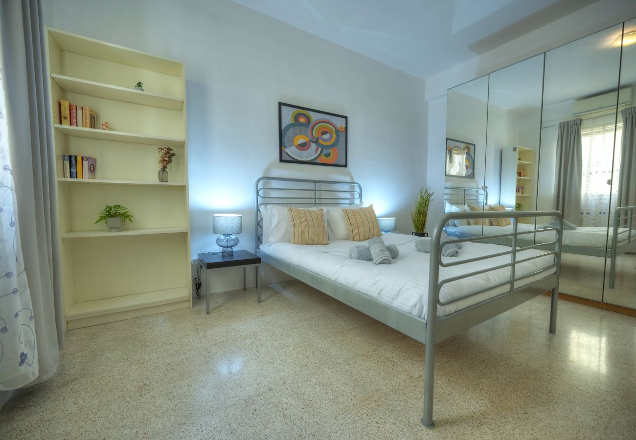 Apartamento en Sliema - Spacious, cozy 2bedroom near Sliema seafront MKIM1-1