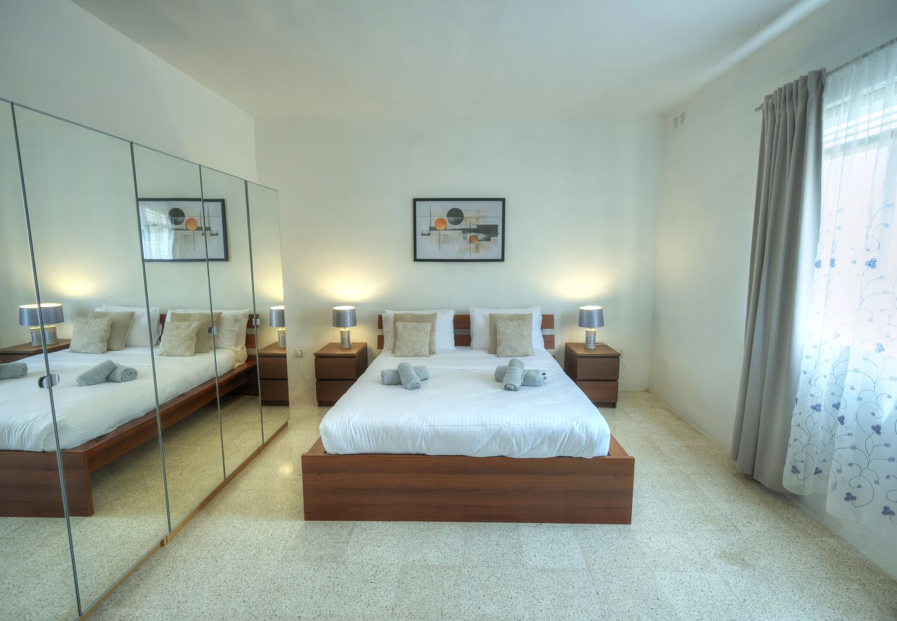 Apartamento en Sliema - Spacious, cozy 2bedroom near Sliema seafront MKIM1-1