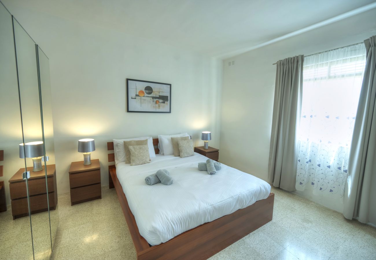 Apartamento en Sliema - Spacious, cozy 2bedroom near Sliema seafront MKIM1-1