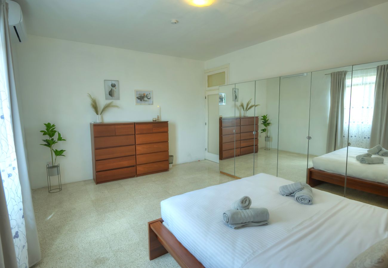 Apartamento en Sliema - Spacious, cozy 2bedroom near Sliema seafront MKIM1-1