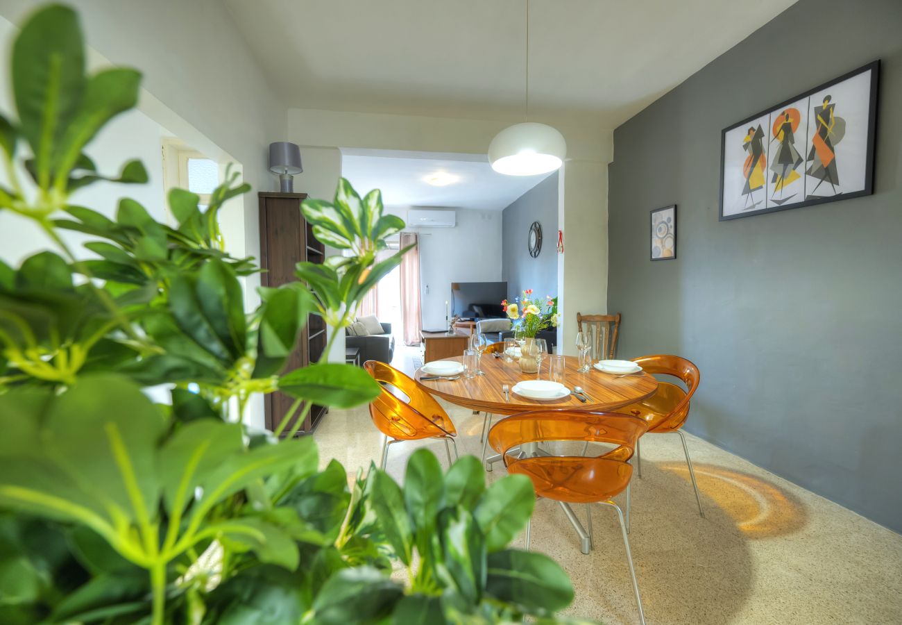 Apartamento en Sliema - Spacious, cozy 2bedroom near Sliema seafront MKIM1-1