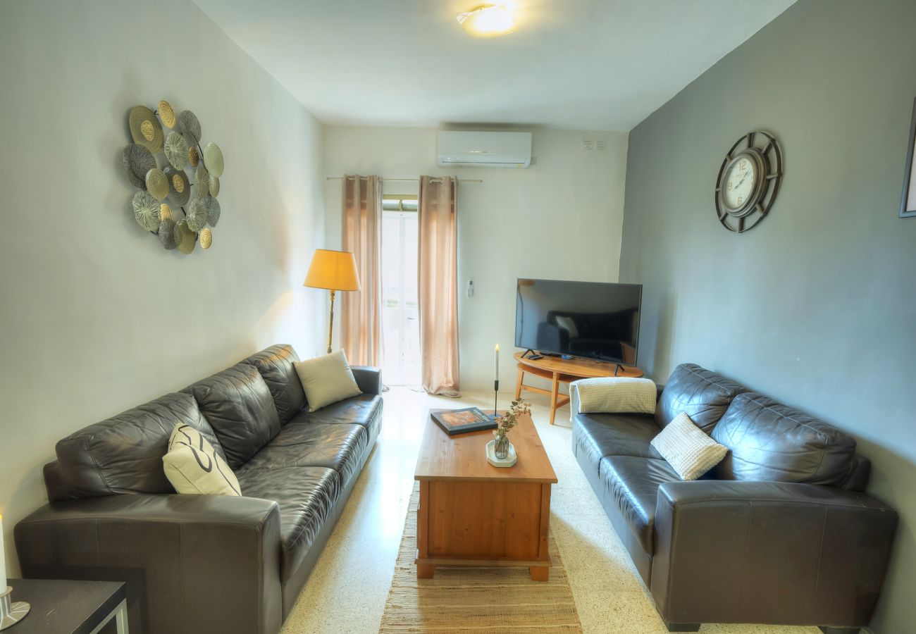 Apartamento en Sliema - Spacious, cozy 2bedroom near Sliema seafront MKIM1-1