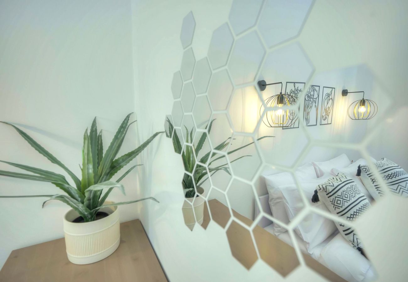 Apartamento en Sliema - Spacious apartment, large yard, near beach PMIC1