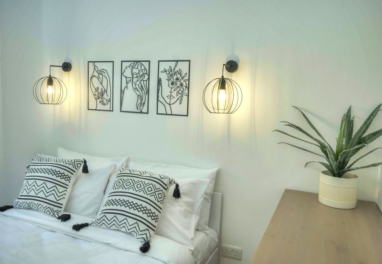 Apartamento en Sliema - Spacious apartment, large yard, near beach PMIC1
