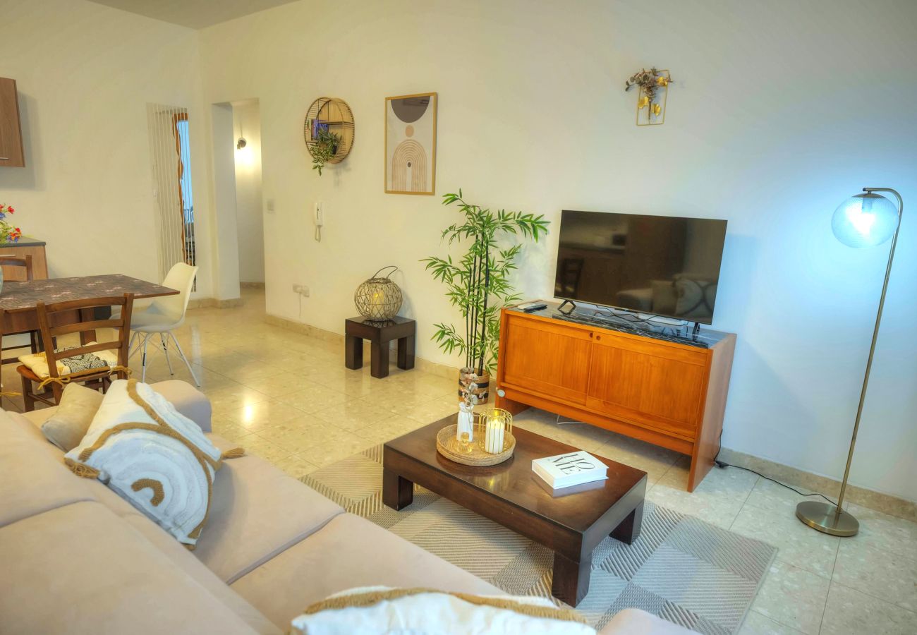Apartamento en Sliema - Spacious apartment, large yard, near beach PMIC1
