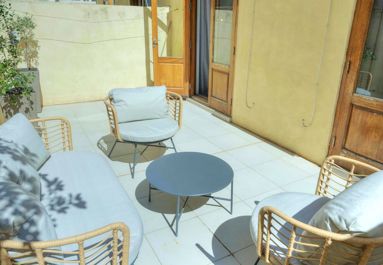 Apartamento en Sliema - Spacious apartment, large yard, near beach PMIC1