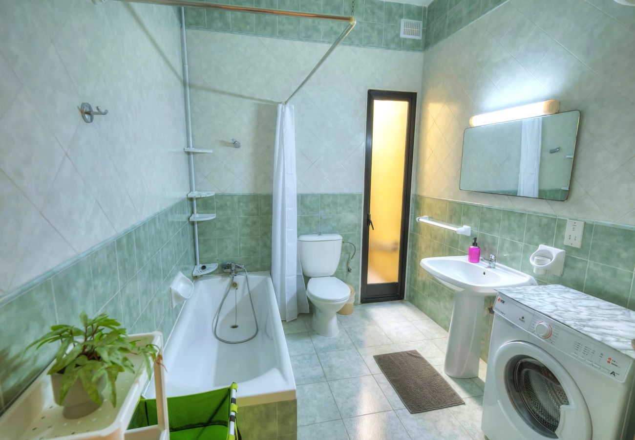 Apartamento en Sliema - Large & cozy flat, spacious yard, near beach PMIC2