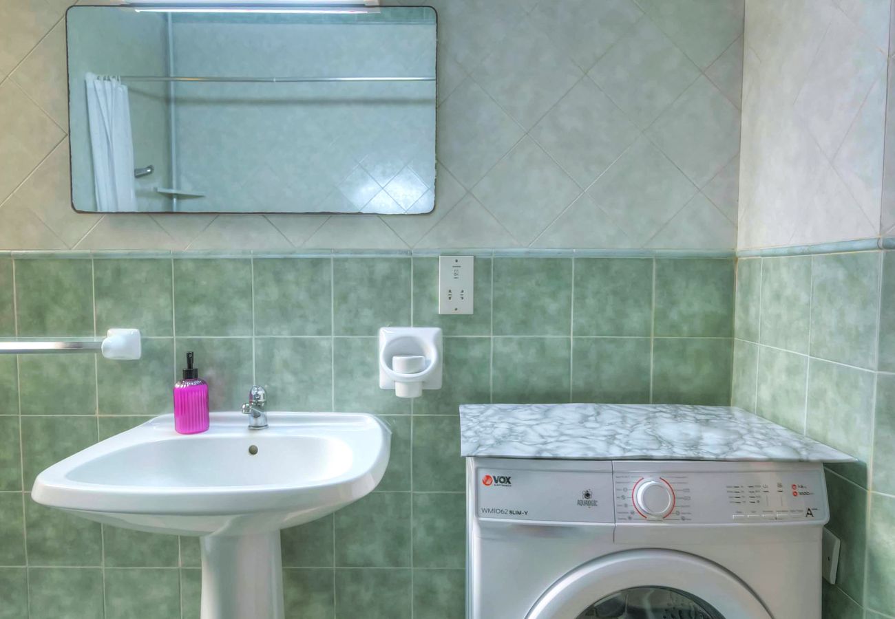 Apartamento en Sliema - Large & cozy flat, spacious yard, near beach PMIC2