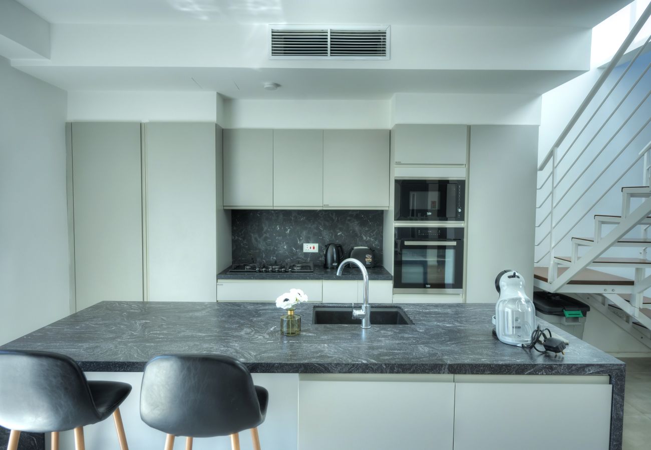 Apartamento en Swieqi - Elegant 2 bedrooms, large sun terrace, pool GCAT1-1