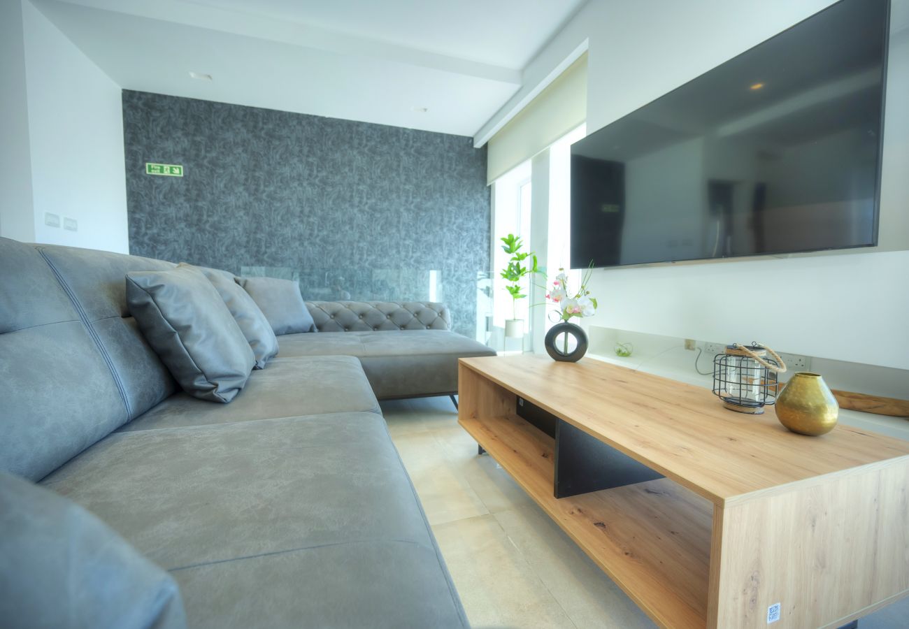 Apartamento en Swieqi - Elegant 2 bedrooms, large sun terrace, pool GCAT1-1