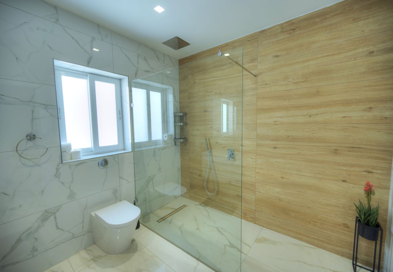 Apartamento en Swieqi - Elegant 2 bedrooms, large sun terrace, pool GCAT1-1