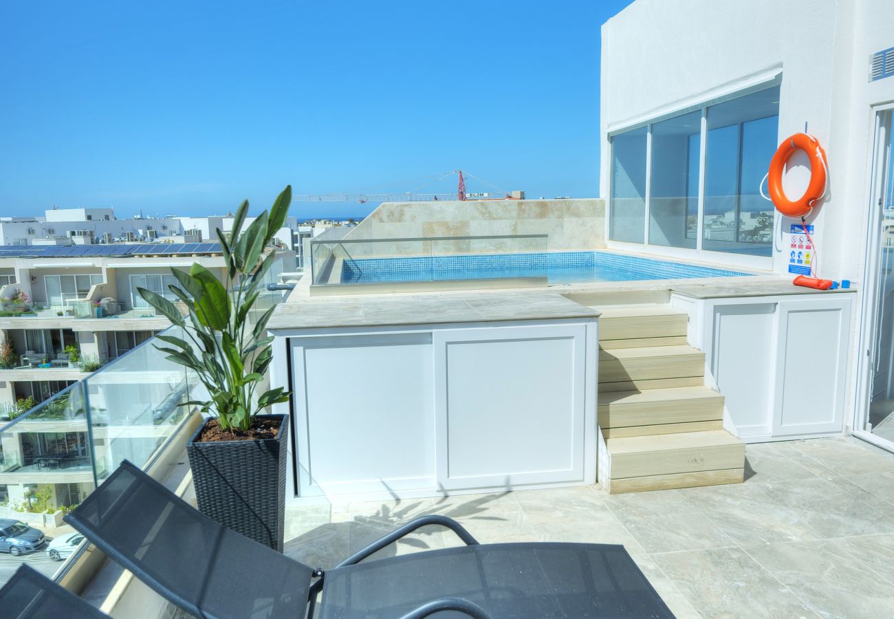 Apartamento en Swieqi - Elegant 2 bedrooms, large sun terrace, pool GCAT1-1