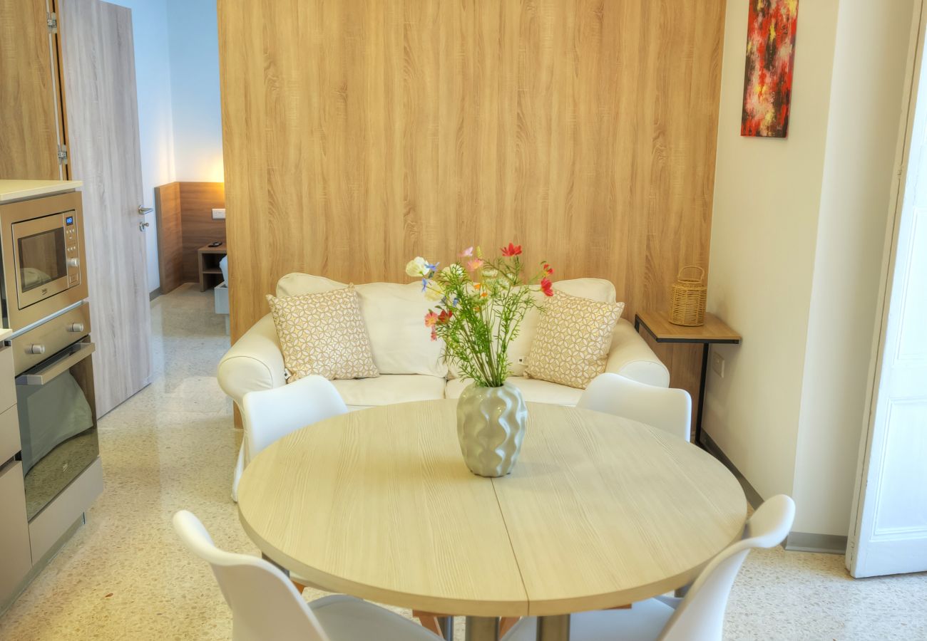 Apartamento en Valletta - Tasteful 2bedrooms with Maltese balcony MCOP1-2