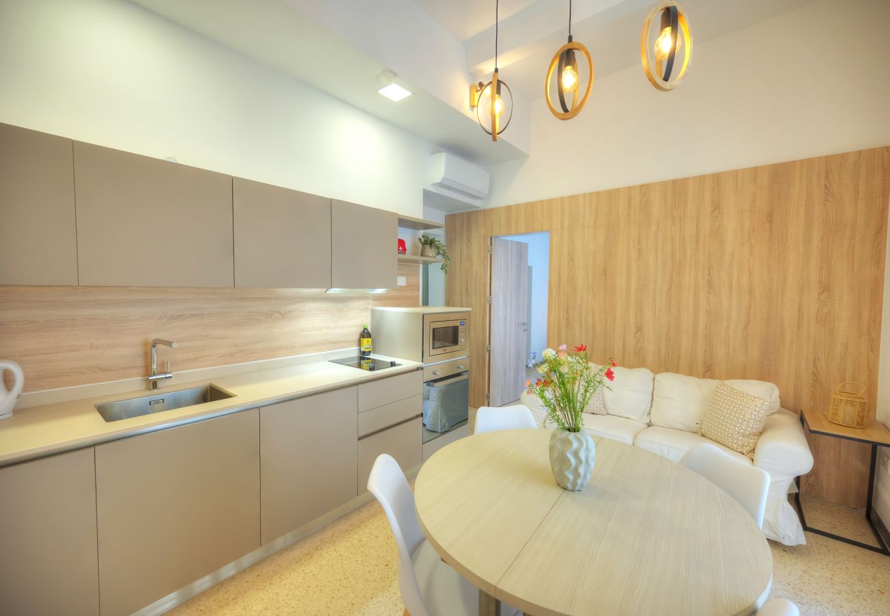 Apartamento en Valletta - Tasteful 2bedrooms with Maltese balcony MCOP1-2