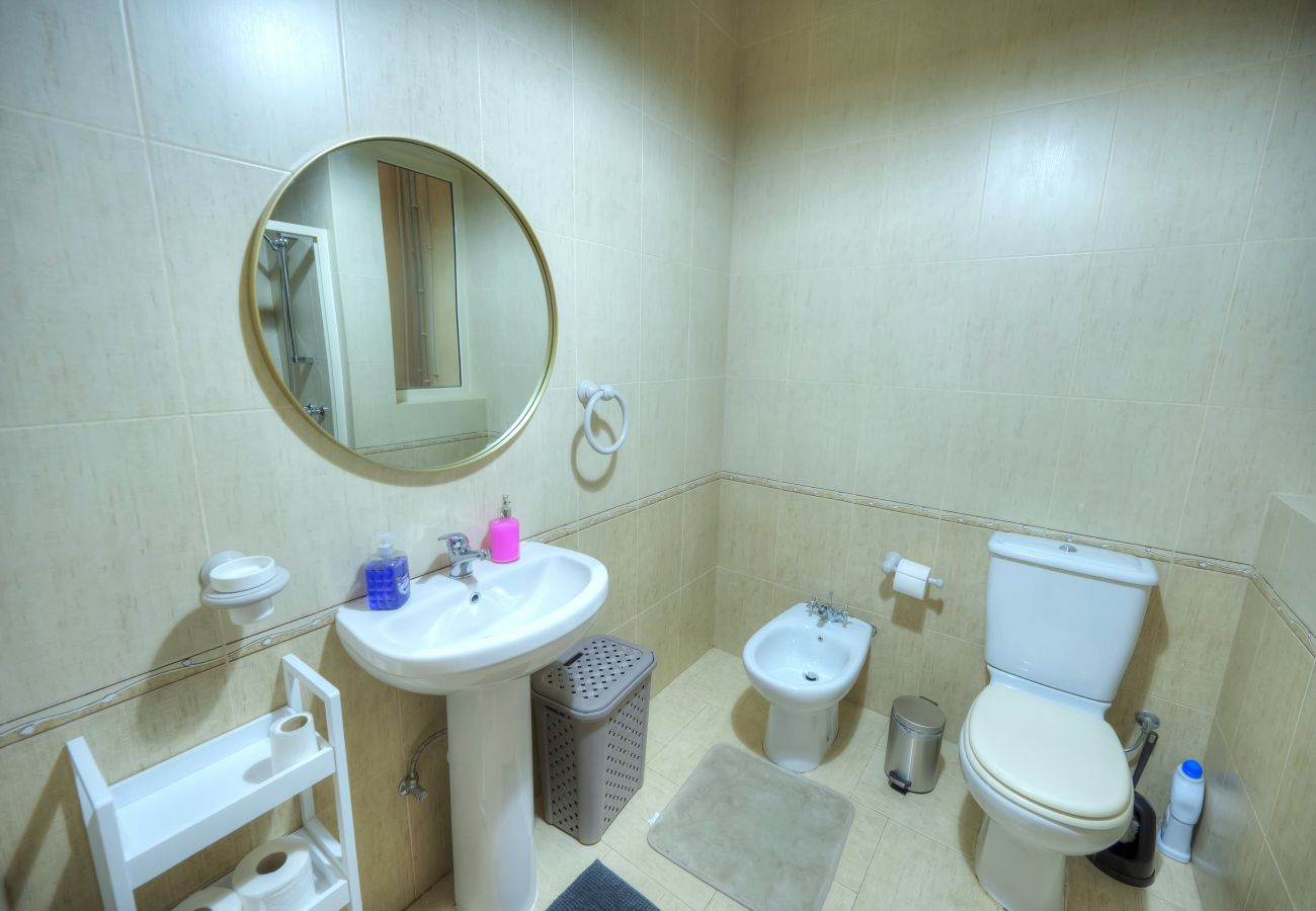 Casa en Sliema - 3bedroom house with yard and roof terrace CZER1-1