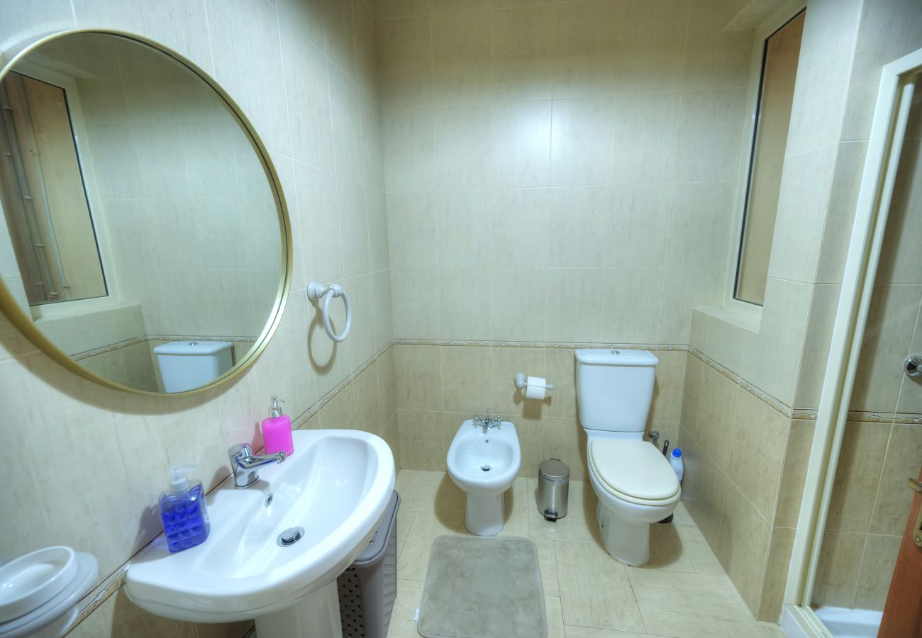 Casa en Sliema - 3bedroom house with yard and roof terrace CZER1-1