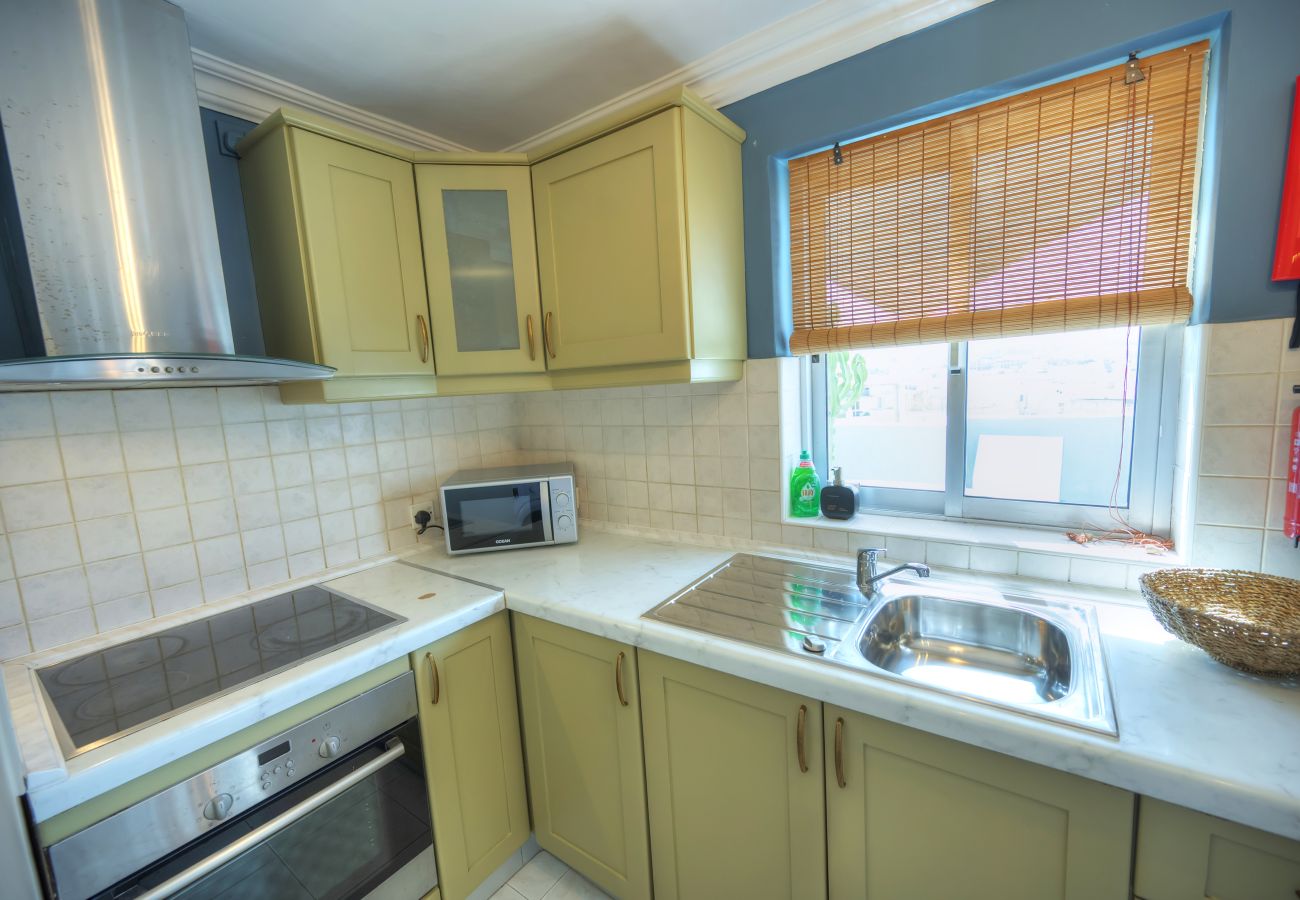 Apartamento en Sliema - Beautiful penthouse, sun terrace, jacuzzi GOSLM8