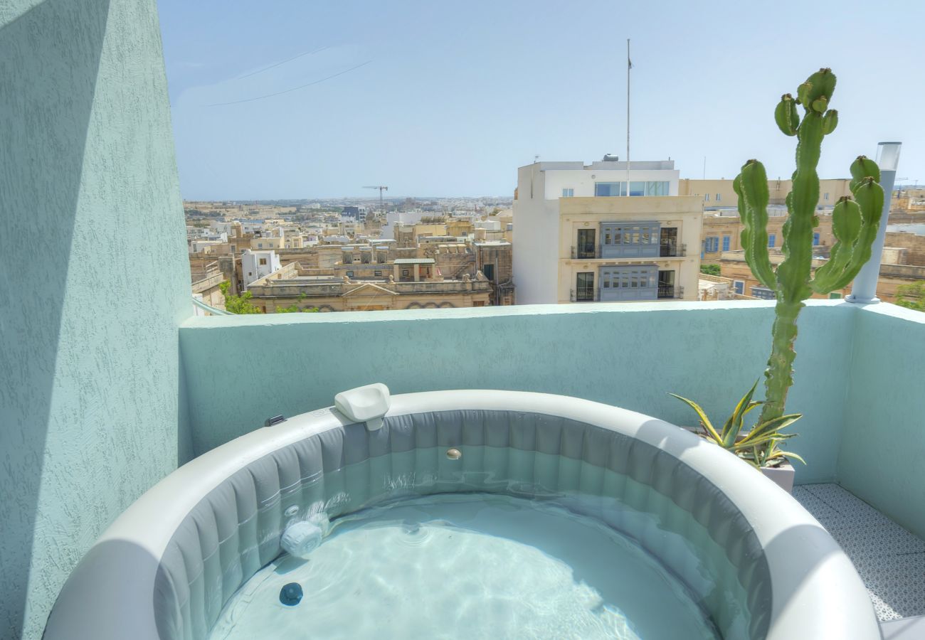 Apartamento en Sliema - Beautiful penthouse, sun terrace, jacuzzi GOSLM8