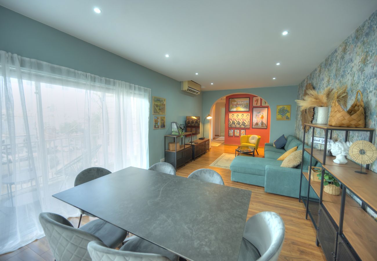 Apartamento en Sliema - Stylish, large 3bedroom, seafront terrace GOSLM-13