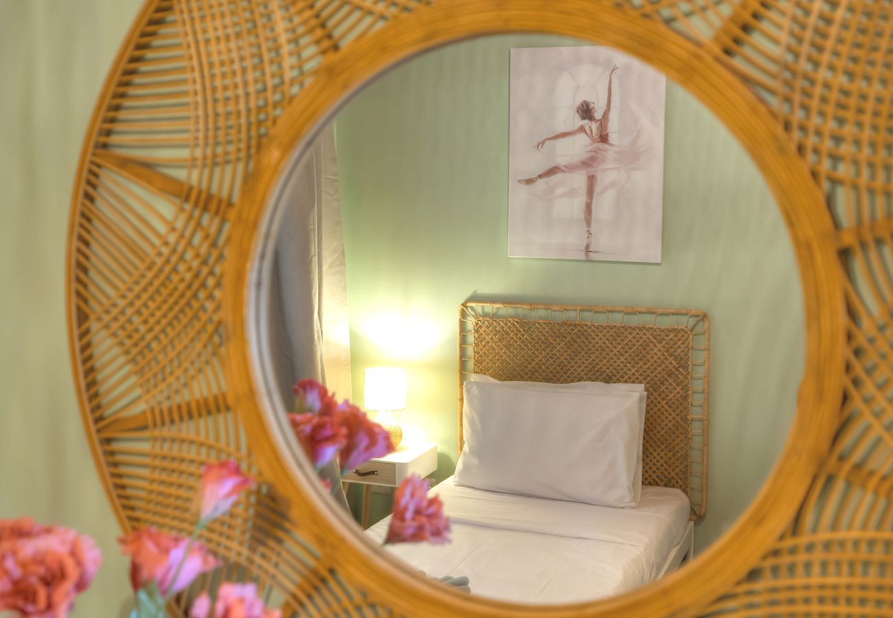 Apartamento en Sliema - Stylish, large 3bedroom, seafront terrace GOSLM-13