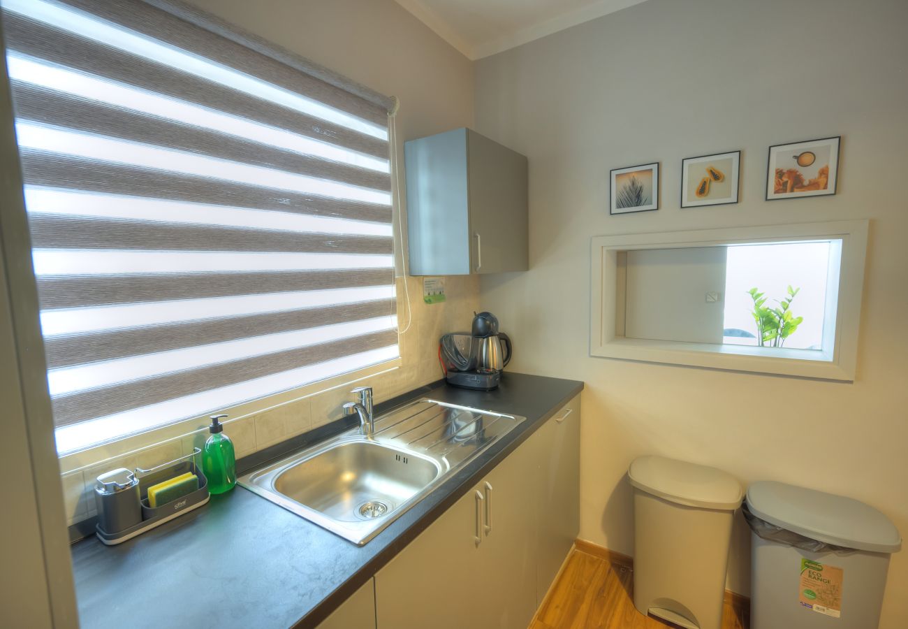 Apartamento en Sliema - Stylish, large 3bedroom, seafront terrace GOSLM-13
