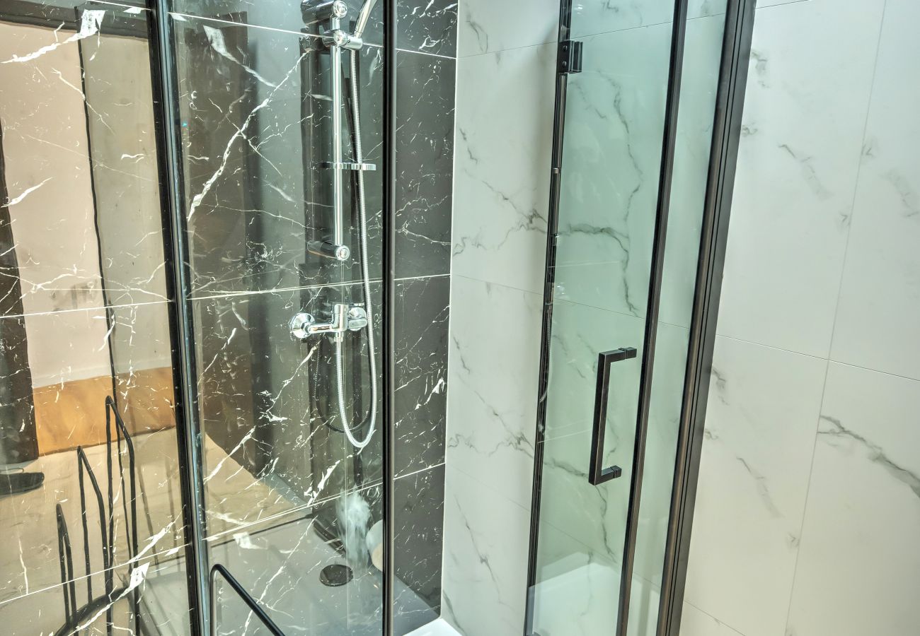 Apartamento en St Julian's - Large and stylish 1 bedroom 2 bathrooms AGER1-1
