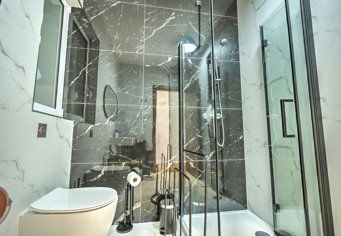 Apartamento en St Julian's - Large and stylish 1 bedroom 2 bathrooms AGER1-1