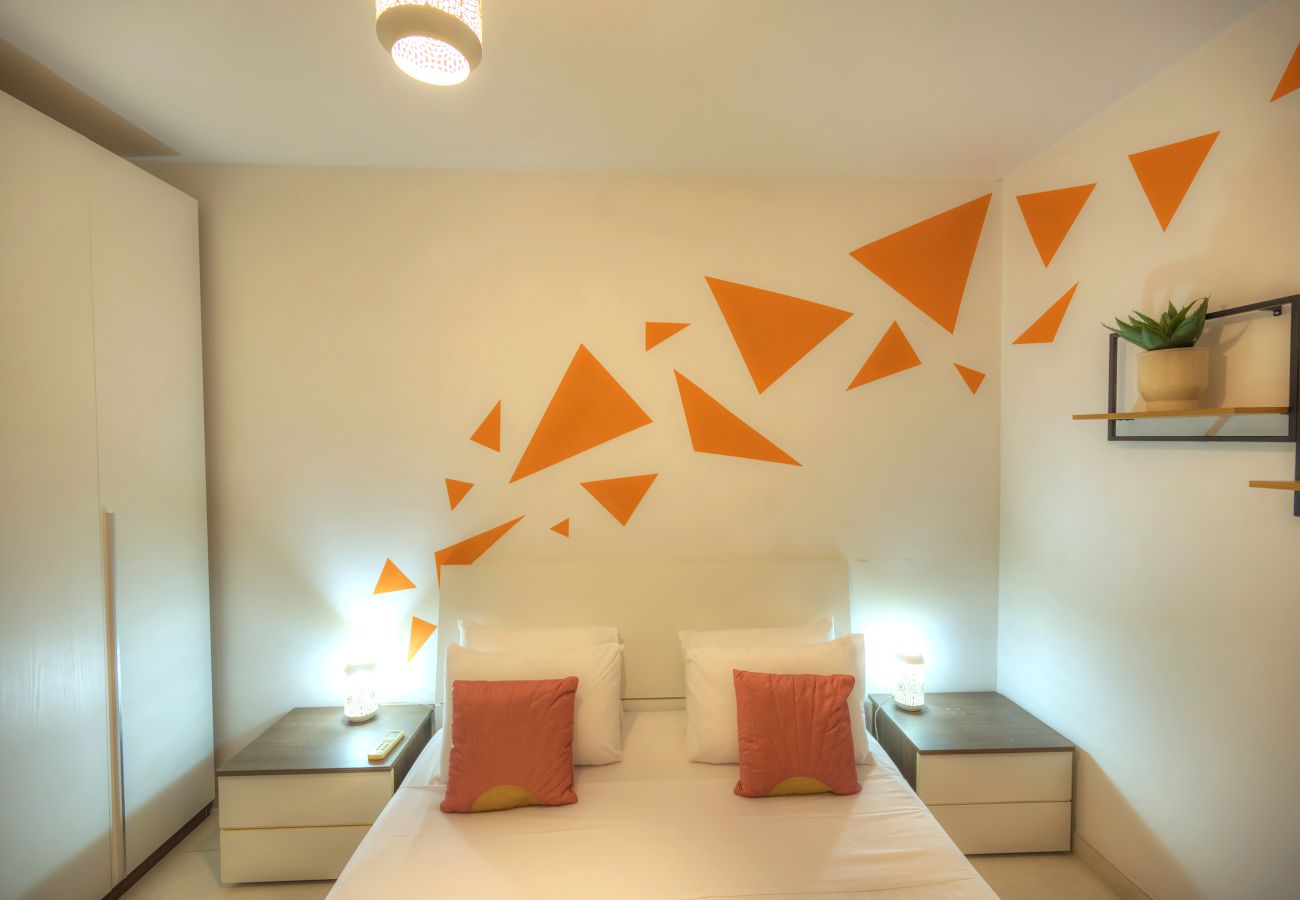Apartamento en Sliema - Seafront bright & spacious 2bedroom, balcony KDEG1-1