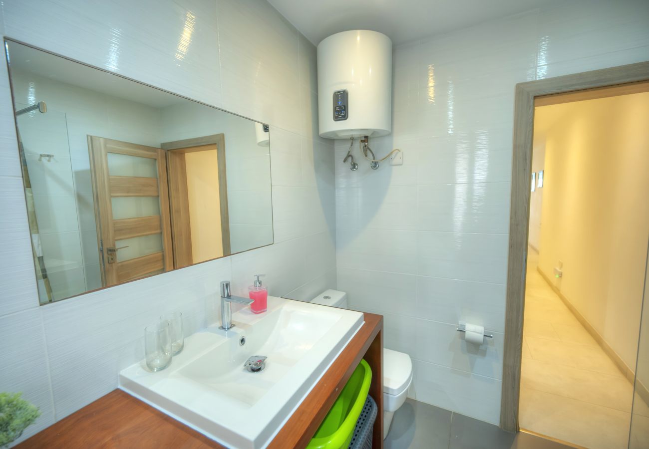 Apartamento en Sliema - Seafront bright & spacious 2bedroom, balcony KDEG1-1