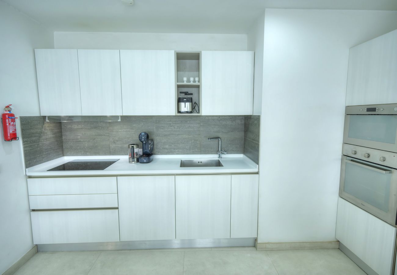 Apartamento en Sliema - Seafront bright & spacious 2bedroom, balcony KDEG1-1