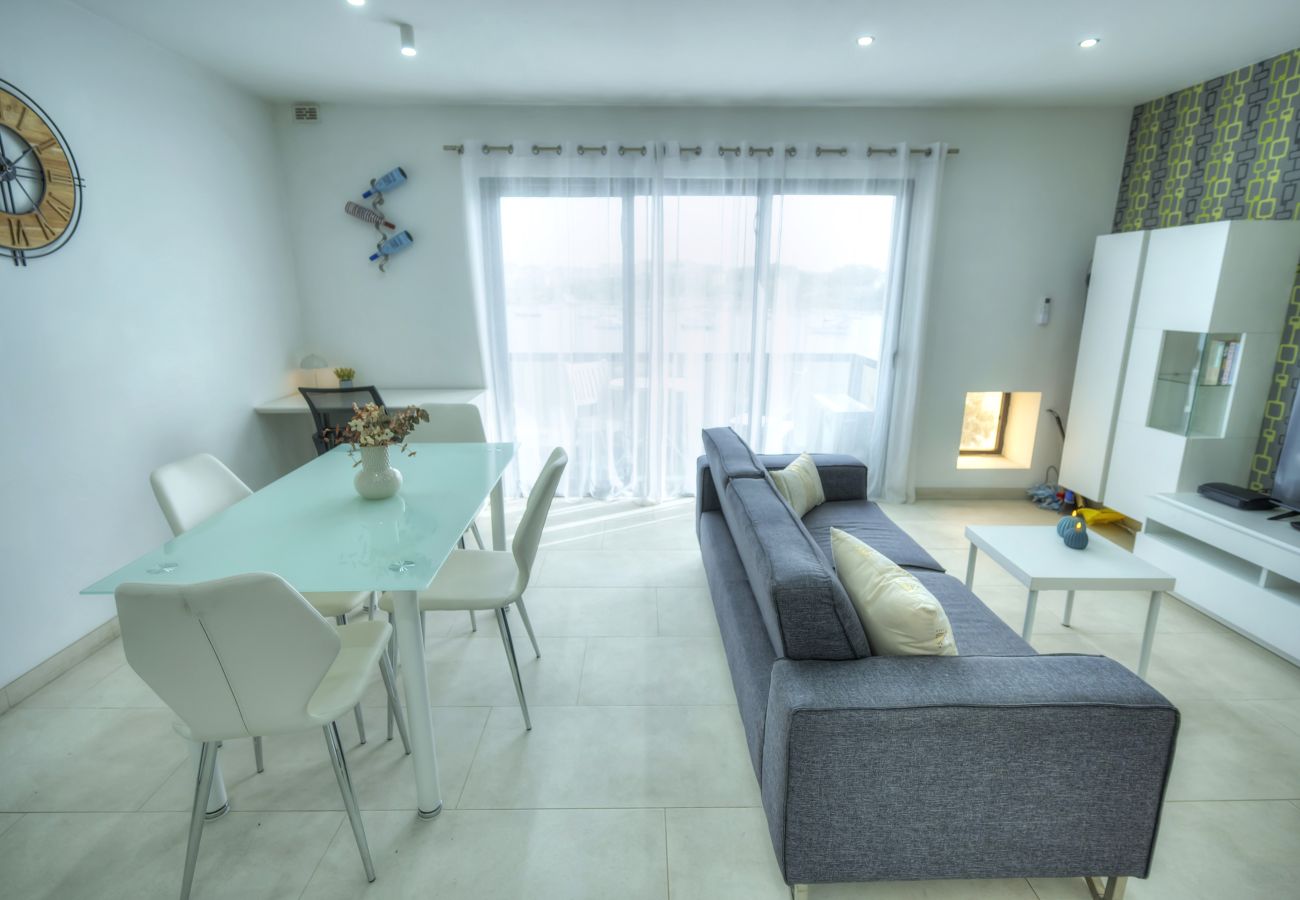 Apartamento en Sliema - Seafront bright & spacious 2bedroom, balcony KDEG1-1
