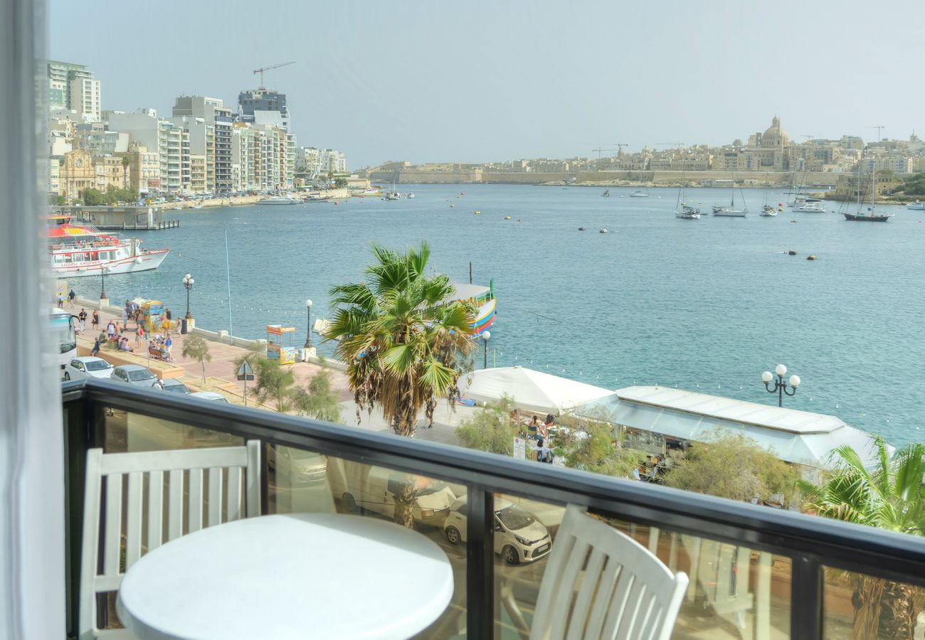 Apartamento en Sliema - Seafront bright & spacious 2bedroom, balcony KDEG1-1
