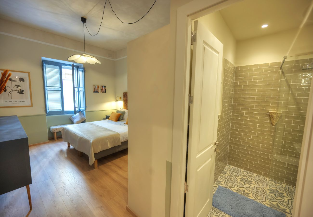 Apartamento en Valletta - Luxury & stylish 4bedroom, Valletta centre LDEM1-1