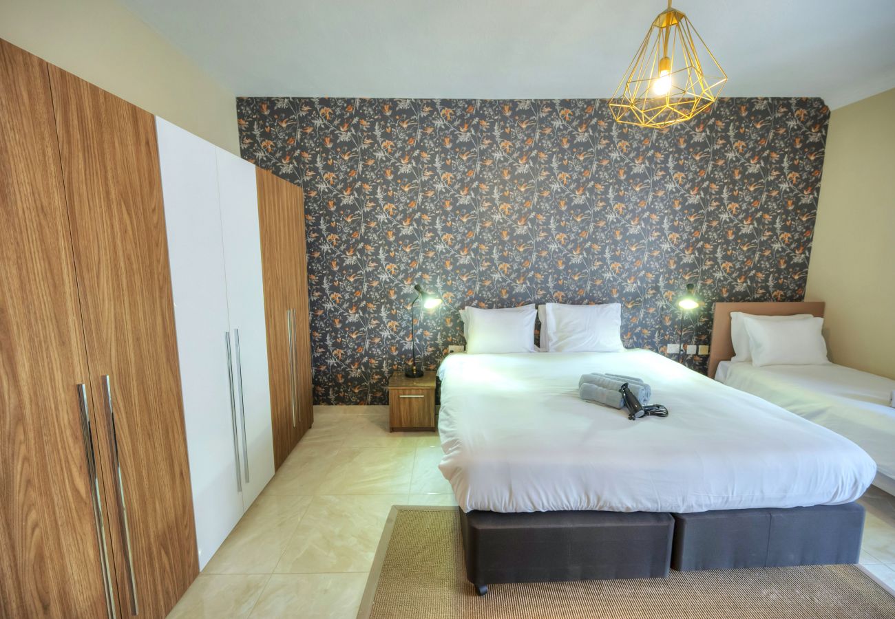 Apartamento en Sliema - Luxury & spacious 3 bedroom seafront, balcony YHAI1-1