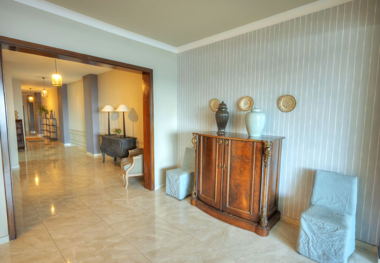 Apartamento en Sliema - Luxury & spacious 3 bedroom seafront, balcony YHAI1-1