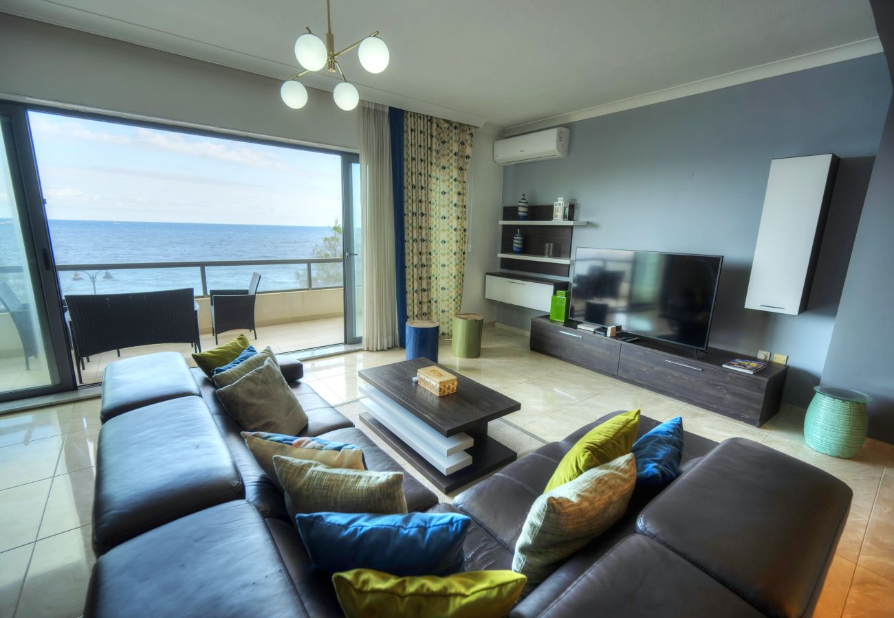 Apartamento en Sliema - Luxury & spacious 3 bedroom seafront, balcony YHAI1-1