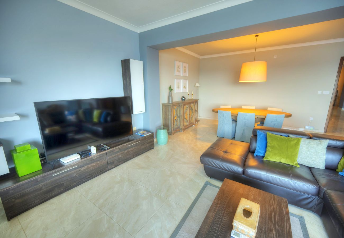 Apartamento en Sliema - Luxury & spacious 3 bedroom seafront, balcony YHAI1-1