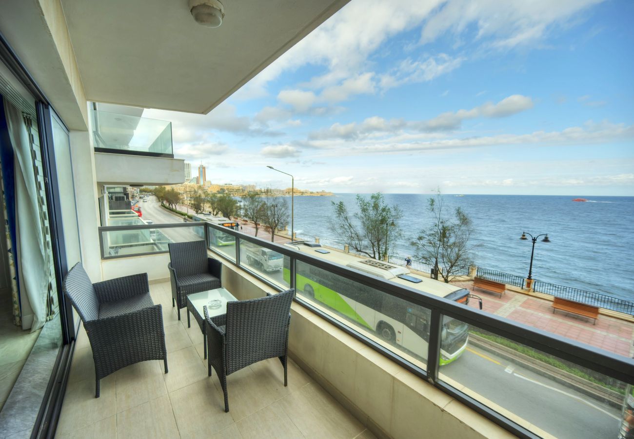 Apartamento en Sliema - Luxury & spacious 3 bedroom seafront, balcony YHAI1-1