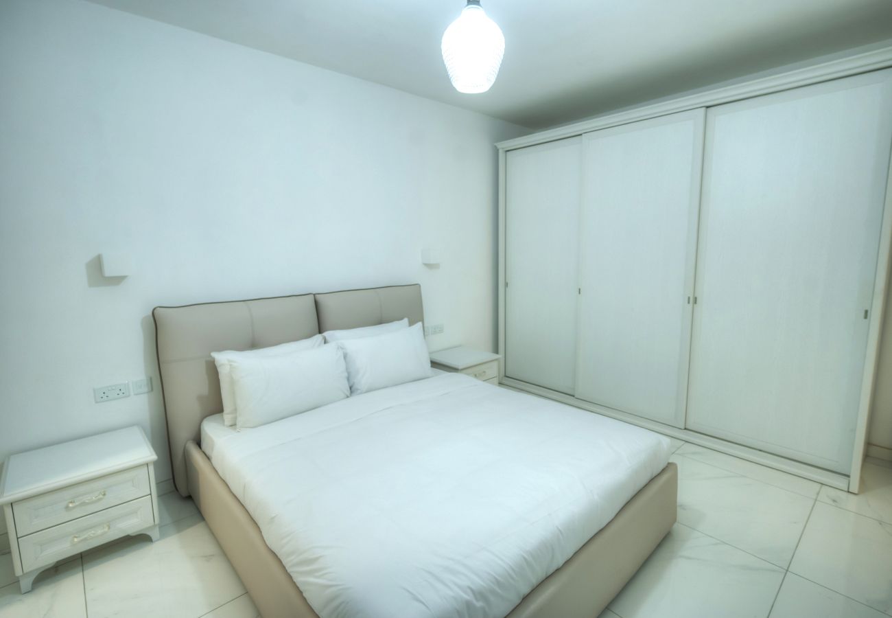 Apartamento en Sliema - Stylish & large 2 bedroom with internal yard DCUT1-1