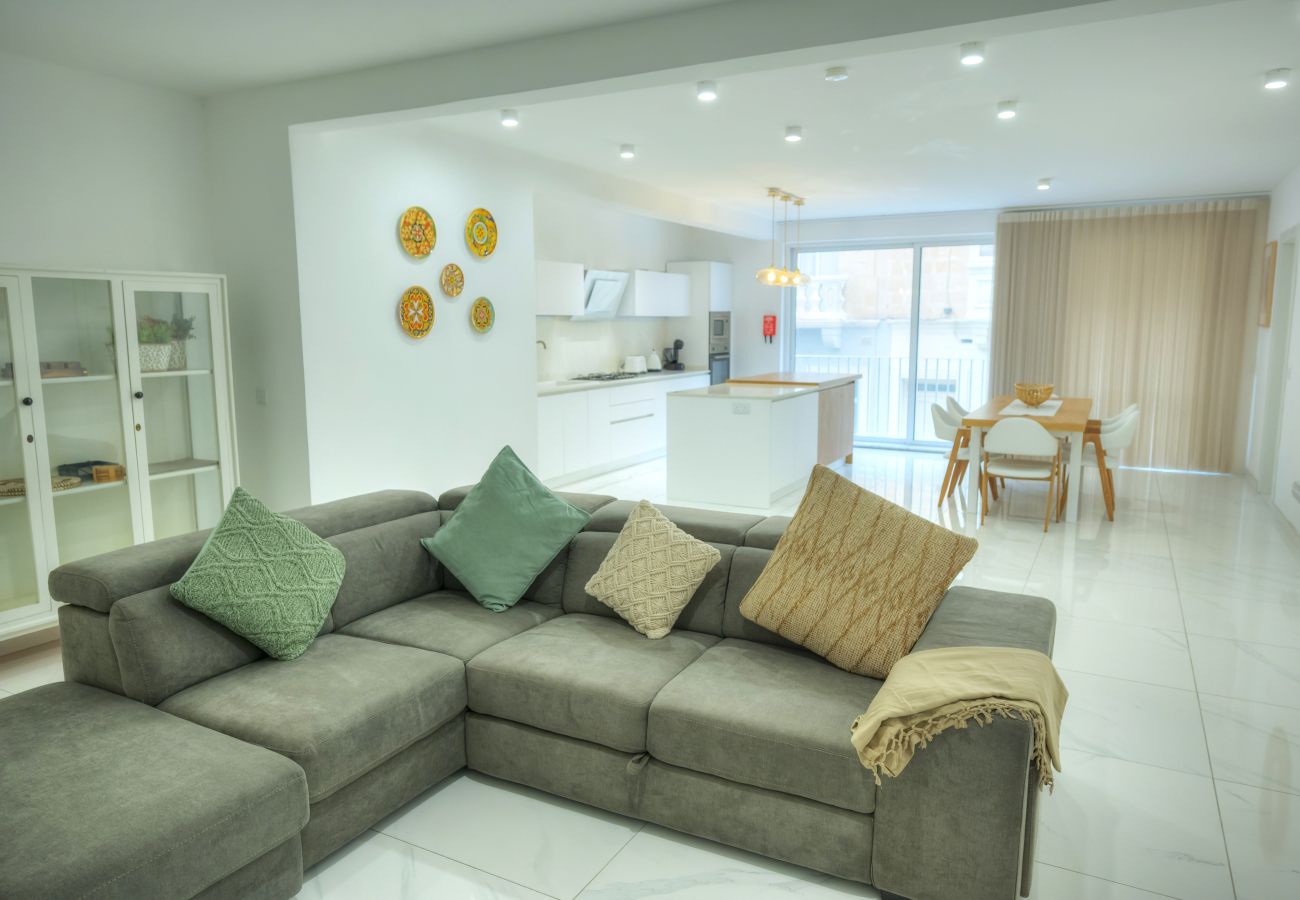 Apartamento en Sliema - Stylish & large 2 bedroom with internal yard DCUT1-1