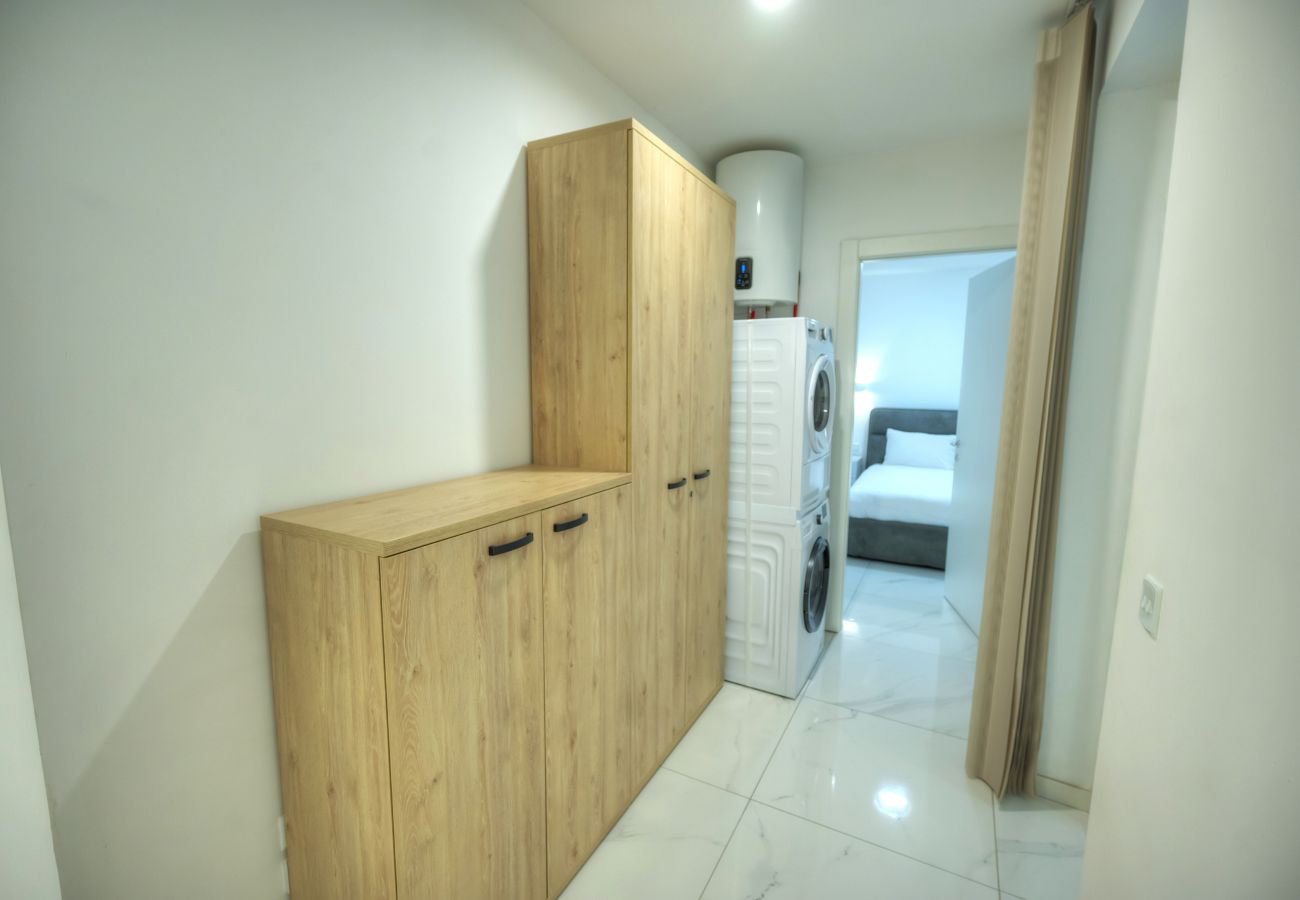 Apartamento en Sliema - Stylish & large 2 bedroom with internal yard DCUT1-1