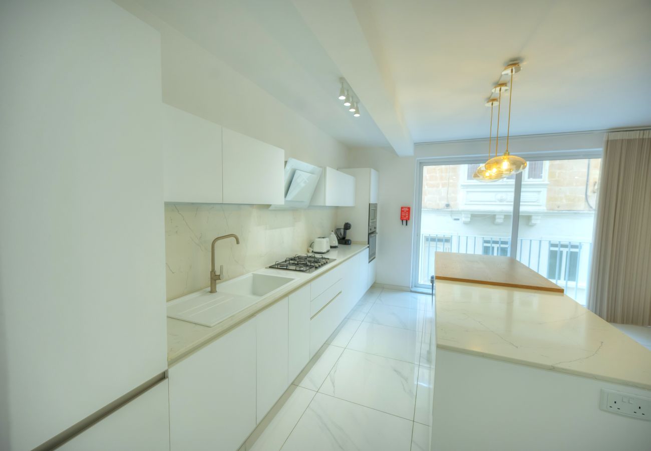 Apartamento en Sliema - Stylish & large 2 bedroom with internal yard DCUT1-1