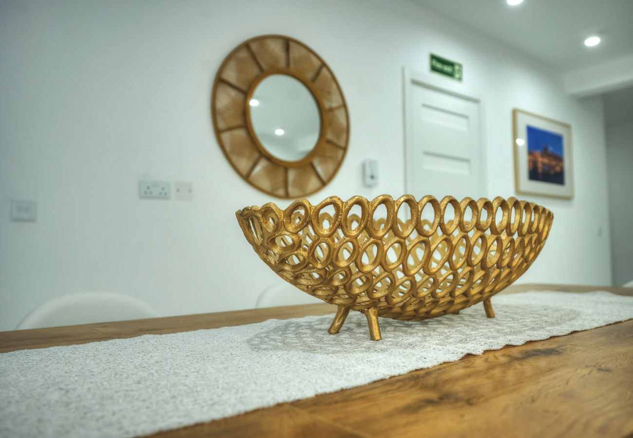 Apartamento en Sliema - Stylish & large 2 bedroom with internal yard DCUT1-1