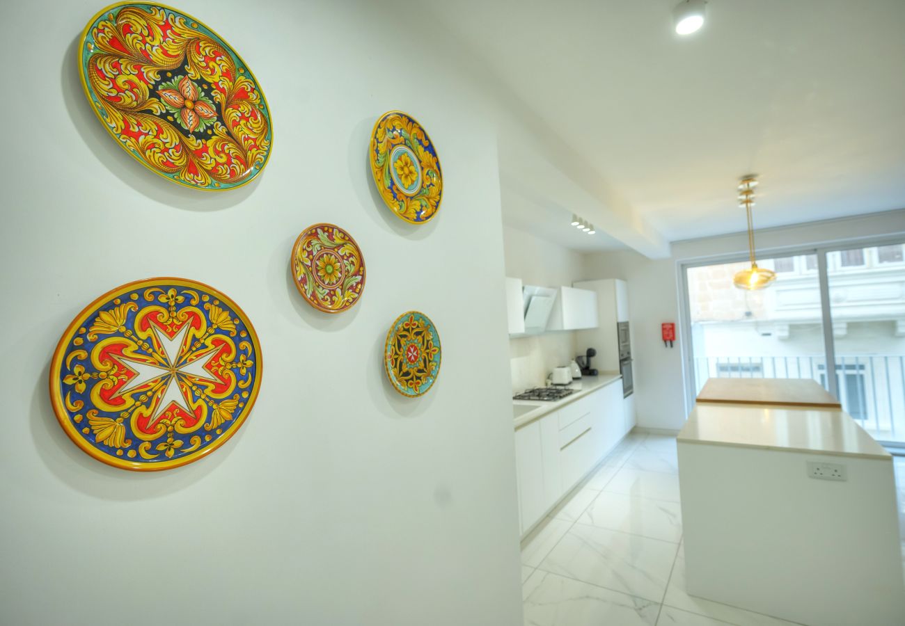 Apartamento en Sliema - Stylish & large 2 bedroom with internal yard DCUT1-1