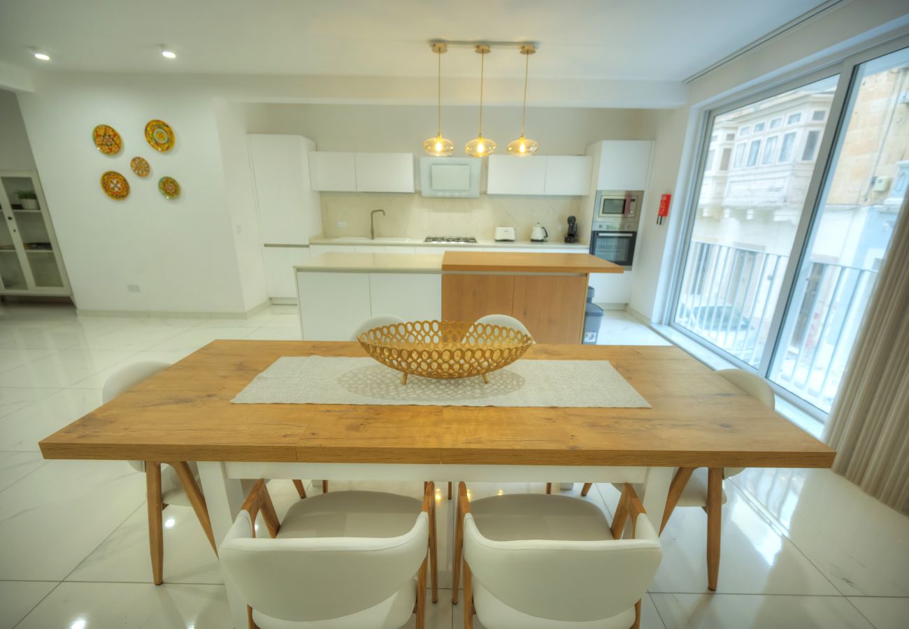 Apartamento en Sliema - Stylish & large 2 bedroom with internal yard DCUT1-1