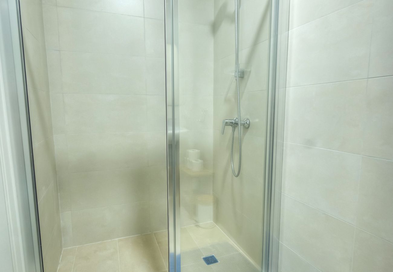 Apartamento en Sliema - Stylish & large 2 bedroom with internal yard DCUT1-1
