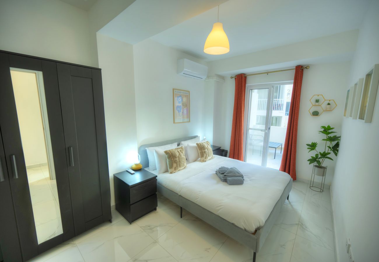 Apartamento en Gzira - Spacious seafront 2 bedrooms with hot tub GOGZR-5